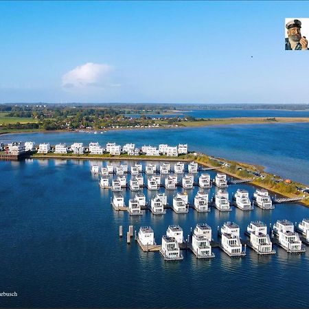 Schwimmendes Ferienhaus Antares One By Seeblick Ferien Oro, Rundum Wasser, Sauna オルペニッツ エクステリア 写真