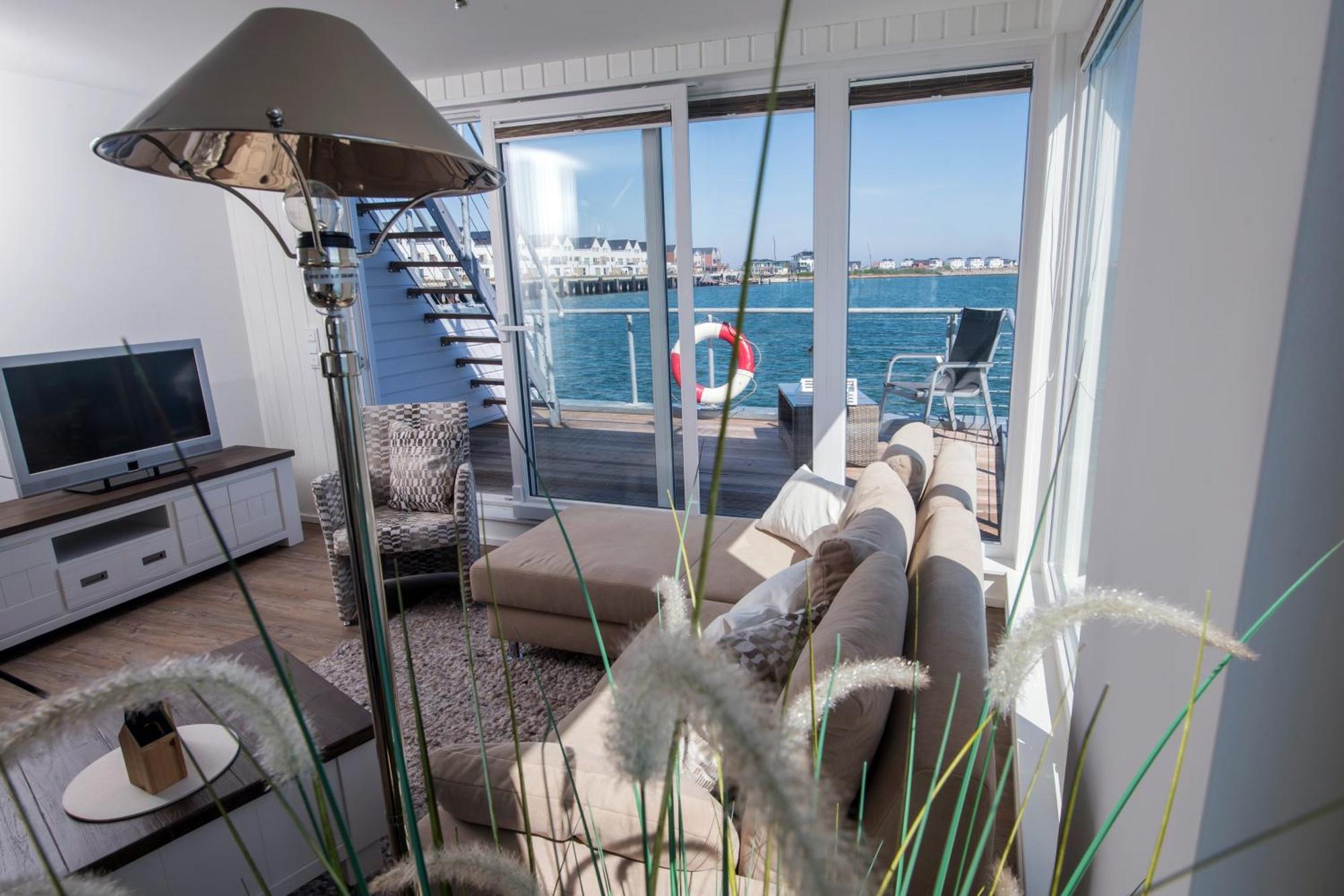 Schwimmendes Ferienhaus Antares One By Seeblick Ferien Oro, Rundum Wasser, Sauna オルペニッツ エクステリア 写真