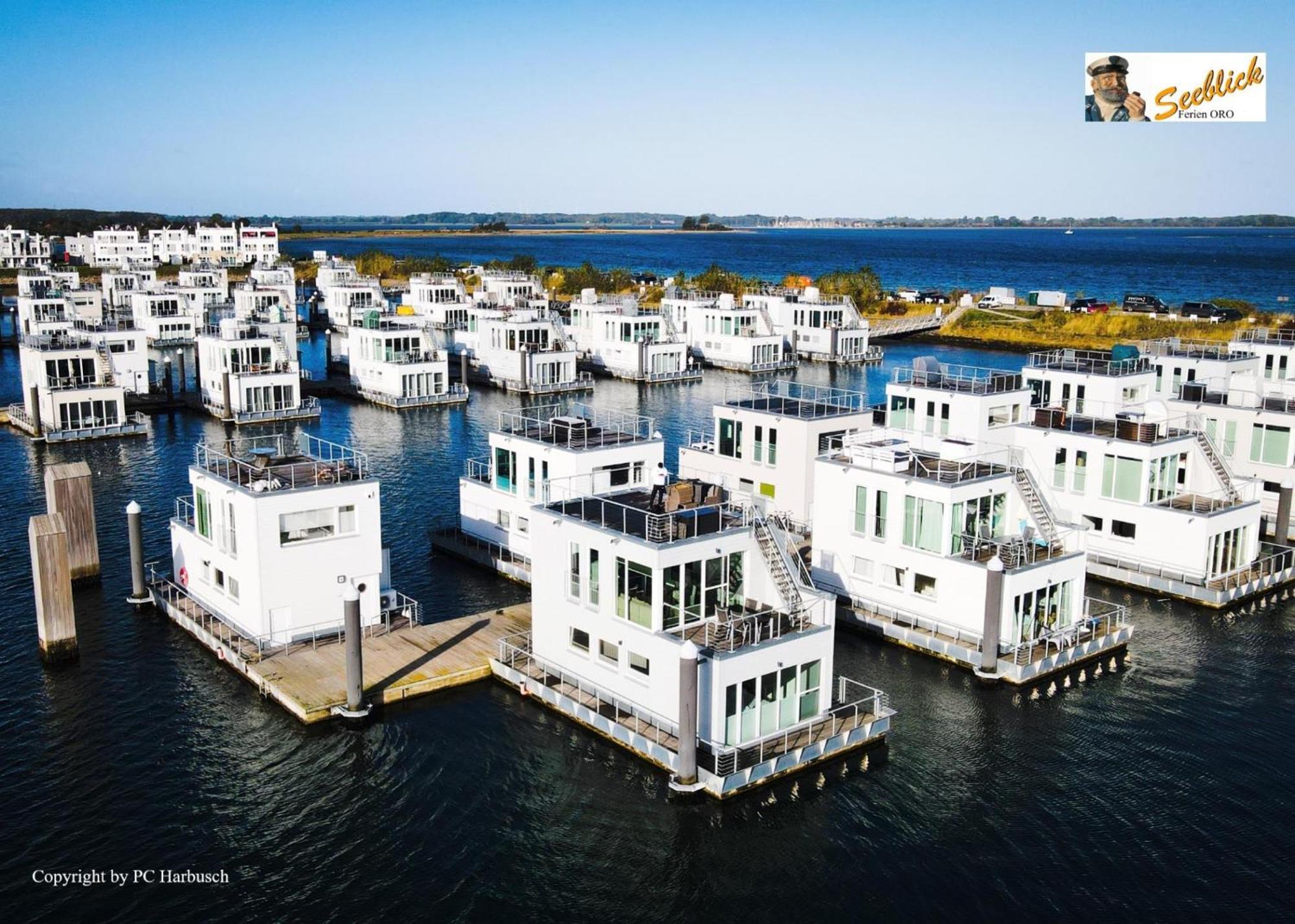 Schwimmendes Ferienhaus Antares One By Seeblick Ferien Oro, Rundum Wasser, Sauna オルペニッツ エクステリア 写真
